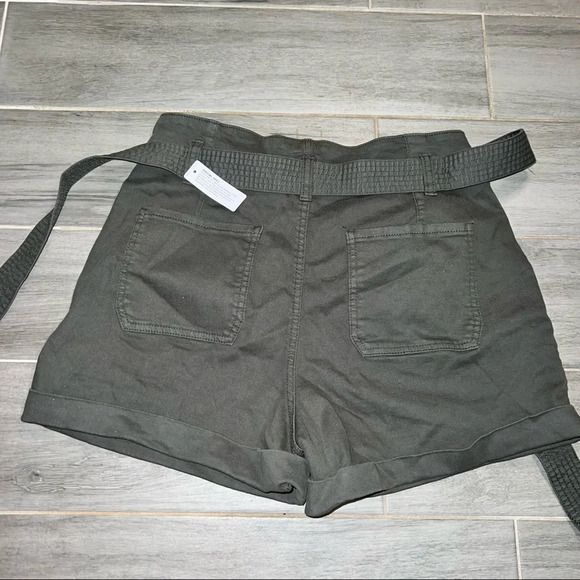 Arizona Jean Company Army Green High Rise Tie Waist Shorts, Size 11 - Picture 4 of 4